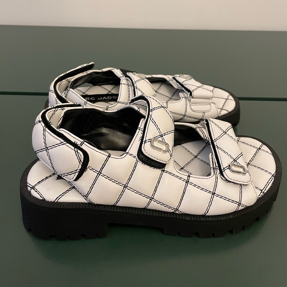 MARC JACOBS THE QUILTED SUNNY SANDAL